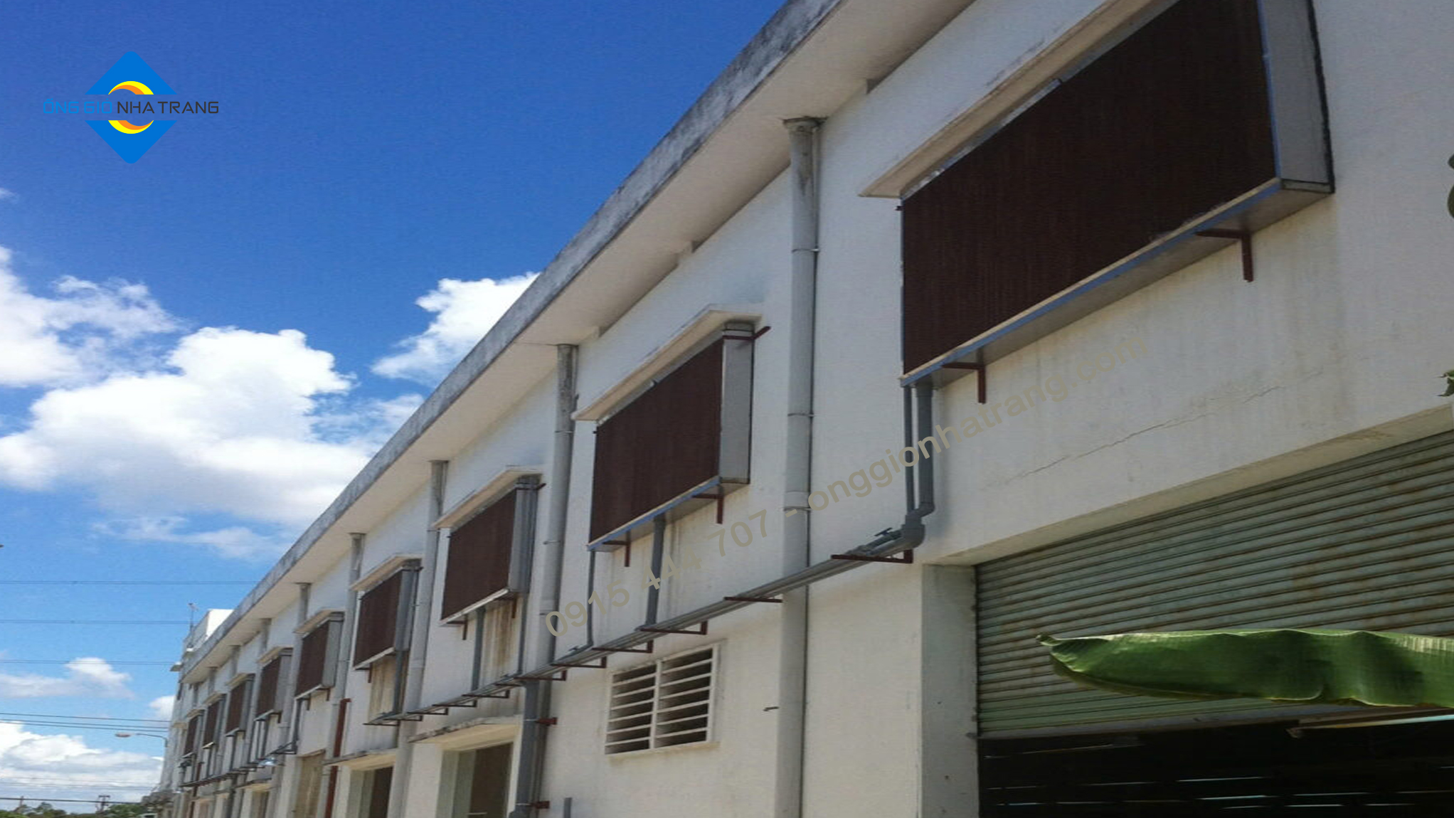 Làm mát bằng tấm Cooling Pad (hệ thống bay hơi nước) Làm mát bằng tấm Cooling Pad (hệ thống bay hơi nước)